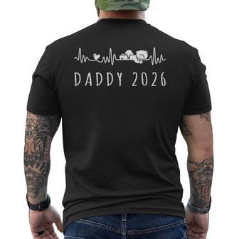 パパ 2026 ハートビート ベビー アナウンス もうすぐパパになる メンズTシャツ バックプリント - Kawaiitshirt