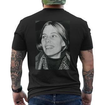 フォーク・シンガー、ジョニ・ミッチェル・クラウズ・エラ 1969 メンズTシャツ バックプリント - Kawaiitshirt