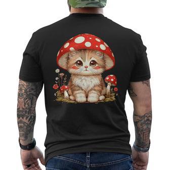 ヴィンテージ猫とキノコの帽子かわいいコテージコア美学 メンズTシャツ バックプリント - Kawaiitshirt