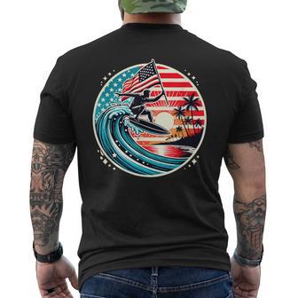 最高のサーフグラフィック アメリカ国旗 サーフィン サーフボード バケーション メンズTシャツ バックプリント - Kawaiitshirt
