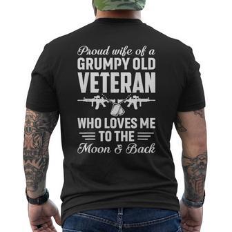 退役軍人妻 不機嫌な老人退役軍人夫の誇り高き妻 メンズTシャツ バックプリント - Kawaiitshirt