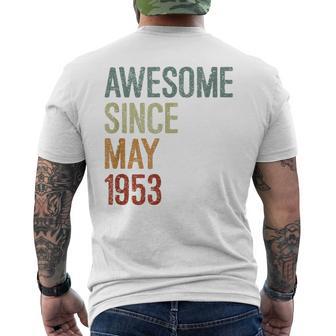 1953年5月以来素晴らしい誕生日。面白いレトロ。 メンズTシャツ バックプリント - Kawaiitshirt