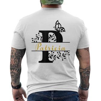 Patricia Magnifique Monogramme Avec Papillon Et Fleur T-shirt imprimé au dos - Cadeauxyz