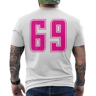 ピンク色背番号 69 チーム短大スポーツピンク色背番号付きユニフォーム メンズTシャツ バックプリント - Kawaiitshirt