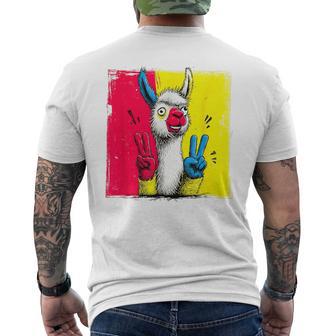 ラマ ダブルピース レトロ ポップ キャラクター グラフィック サイン ジェスチャー メンズTシャツ バックプリント - Kawaiitshirt