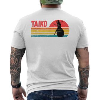 ヴィンテージサンセット太鼓ドラマー メンズTシャツ バックプリント - Kawaiitshirt