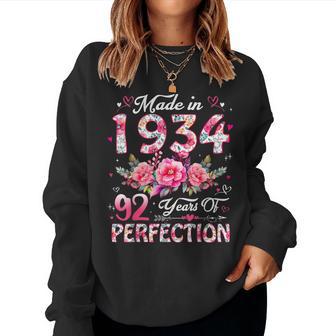92 Year Old Made In 1934 Floral 92Nd Birthday Women Women Sweatshirt - Thegiftio UK