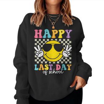 Happy Last Day Of School Smile Face Teacher Student Kids Women Sweatshirt - Thegiftio