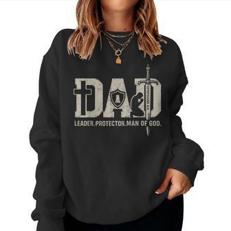 Vintage Man Of God Husband Dad Christian Dad Father's Day Women Sweatshirt | Mazezy