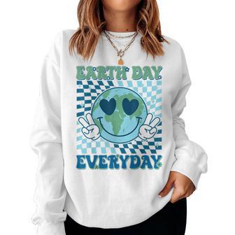Earth Day Everyday Groovy Hippie Planet Anniversary Women Sweatshirt - Thegiftio
