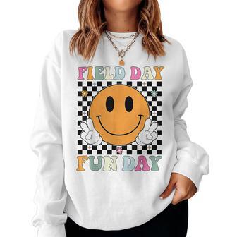 Groovy Field Day Fun Day Retro Field Day 2026 Teacher Kids Women Sweatshirt - Thegiftio UK