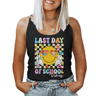Last Day Of School Vibes Teacher Student Groovy Graduation Women Tank Top - Thegiftio UK