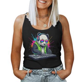 Rainbow Dj Panda Avec Lunettes Deoleil Casque Edm Musique Drôle Débardeur pour femme - Cadeauxyz