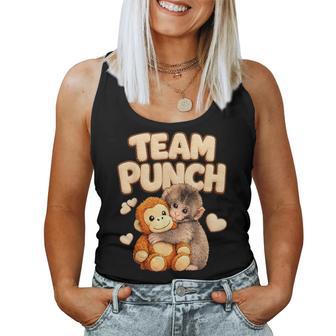 Team Punch Peluche De Mono Punch Monkey Hug Mama Camiseta sin mangas para mujer - Regaloses