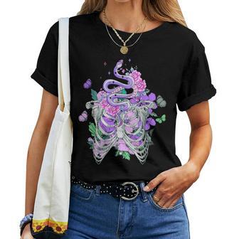 Camisa Floral Púrpura De Laerpiente De La Mariposa Esqueleto Gótico De La Mariposa Camiseta de mujer - Regaloses