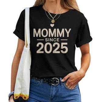 Mamma Dal 2025 Tipografia Moderna Minima Maglietta da donna - Novitaregali