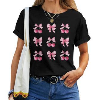 Motif Tendance Girly Rose Cerise Et Nœud Coquette Esthétique T-shirt femme - Cadeauxyz