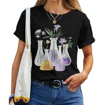 Tube À Essai De Fleurs Pour En Chimie T-shirt femme - Cadeauxyz