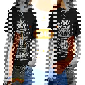 Vintage Avril 1946 Cadeau Anniversaire 80 Ans Hommes S T-shirt femme - Cadeauxyz