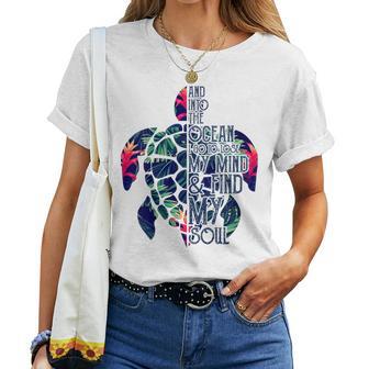Tortugas Coloridas Buceourf Playa Amantes Del Océano Cuello Camiseta de mujer - Regaloses