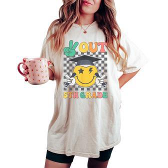 Groovy Peace Out 5Th Grade Last Day Of School Fifth Grade Women's Oversized Comfort T-shirt - Thegiftio UK