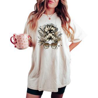 Leopard Messy Bun Hair Mom Life Leopard Bandana Women's Oversized Comfort T-shirt - Thegiftio UK