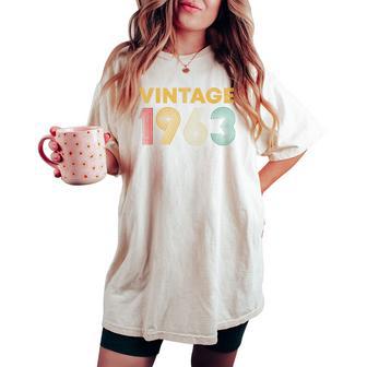 ヴィンテージ 1963 63歳の誕生日プレゼント 男性 女性 63歳 レディースオーバーサイズコンフォートTシャツ - Kawaiitshirt