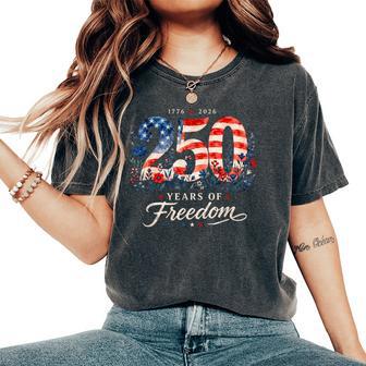 250 Years Of Freedom 1776 Patriotic Floral 4Th Of July Women's Oversized Comfort T-Shirt - Thegiftio UK
