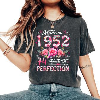 74 Year Old Made In 1952 Floral 74Th Birthday Women Women's Oversized Comfort T-Shirt - Seseable