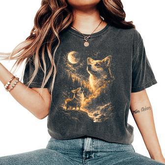 Corgi Howling To The Moon Vintage 90S Moon Animals Corgi Mom Women's Oversized Comfort T-Shirt - Thegiftio UK