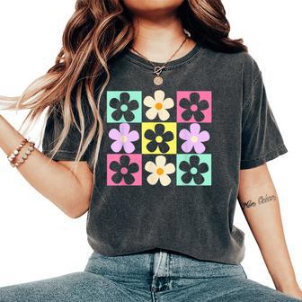 Cute Flower Pattern Retro Groovy Daisy Flower 70S Women's Oversized Comfort T-Shirt - Thegiftio UK