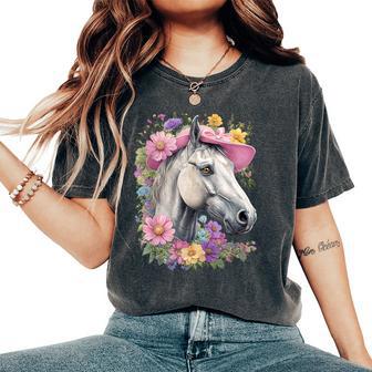 Derby Horse With Pink Sun Hat Women's Horse Racing Women's Oversized Comfort T-Shirt - Thegiftio UK