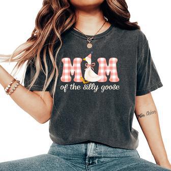 Mom Of The Silly Goose Birthday Girl Party Family Matching Women's Oversized Comfort T-Shirt - Thegiftio UK