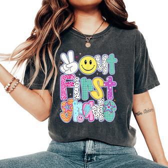 Peace Out First Grade Happy Last Day Of School Retro Women's Oversized Comfort T-Shirt - Monsterry