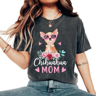 チワワの所有者のためのかわいいチワワのママサングラスの花 レディースオーバーサイズコンフォートTシャツ - Kawaiitshirt