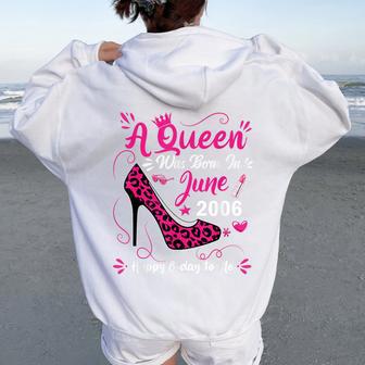 20歳の誕生日 ハイヒール A Queen Was Born In 2006 レディース オーバーサイズ パーカー バックプリント - Kawaiitshirt