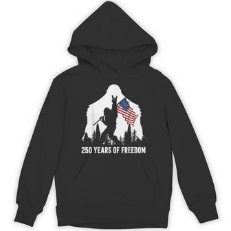 Big Foot Bigfoot Sasquatch American Patriotic 4Th July Hoodie - Thegiftio UK