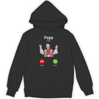 Pope Leo Xiv Is Calling Catholic Humor メンズ レディース パーカー - Kawaiitshirt