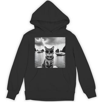 ベトナムのハロン湾でサングラスをかけた猫 パーカー - Kawaiitshirt