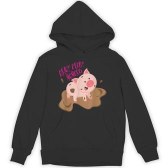 泥遊びをする子豚 すべての瞬間を楽しみましょう！ パーカー - Kawaiitshirt
