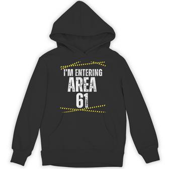 私は61歳の誕生日 おもしろい エリアに入ってる 61歳 パーカー - Kawaiitshirt
