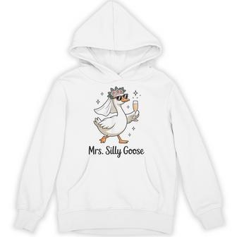 Bridge To Be Wedding Party Mrs Silly Goose Gettin' Loose Hoodie - Thegiftio UK