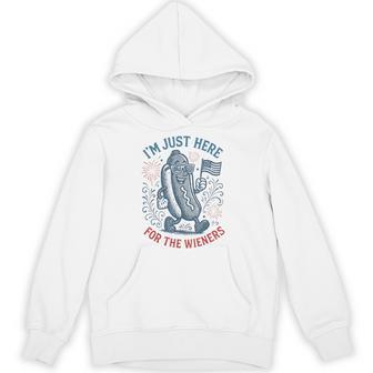 Vintage Hot Dog I'm Just Here For The Wieners 4Th Of July Hoodie - Thegiftio UK