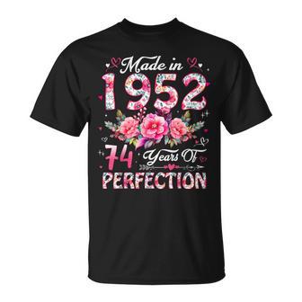 74 Year Old Made In 1952 Floral 74Th Birthday Women T-Shirt - Seseable