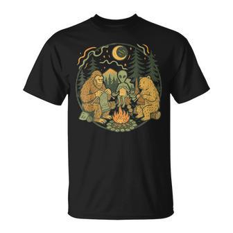 Campfire Knitting Friends Retro Bigfoot Alien Bear Knitting T-Shirt - Thegiftio UK