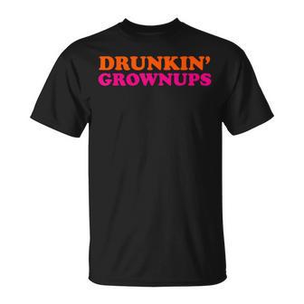Drunken Grownups Lustige Frauen Und Männer Trinken Geschenke T-Shirt - Seseable