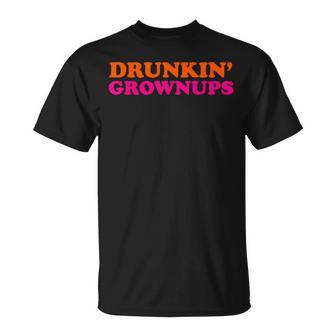 Drunken Grownups Lustige Frauen Und Männer Trinkgeschenke T-Shirt - Seseable