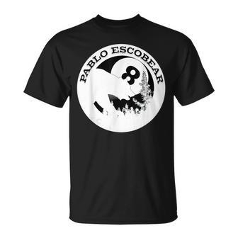 Oso Negro Pablo Escobear En Un Bosque Con 8 Bolas De Luna Llena Camiseta unisex - Regaloses