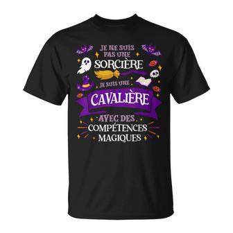 Pas Uneorcière Jeuis Une Cavalière Cadeau Cavaliere T-Shirt - Cadeauxyz