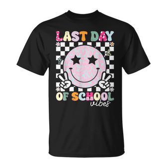 Retro Groovy Last Day Of School Vibes Teacher Student Kids T-Shirt - Thegiftio UK